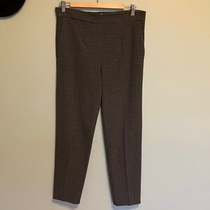 Aritzia slim fit pant. 28 inseam, stretch fabric with half elastic belt